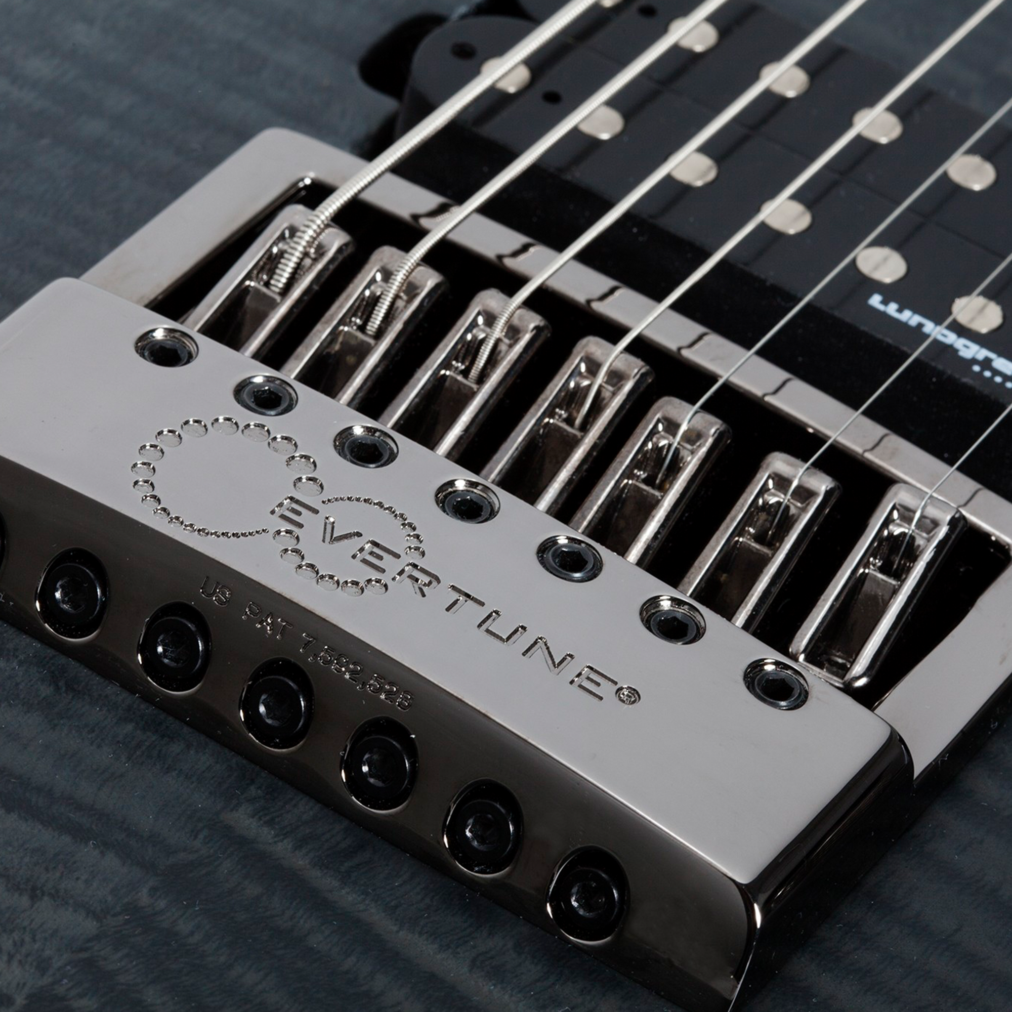 Schecter Banshee Mach-7 Fallout Burst Guitarra Eléctrica 7 Cuerdas Evertune