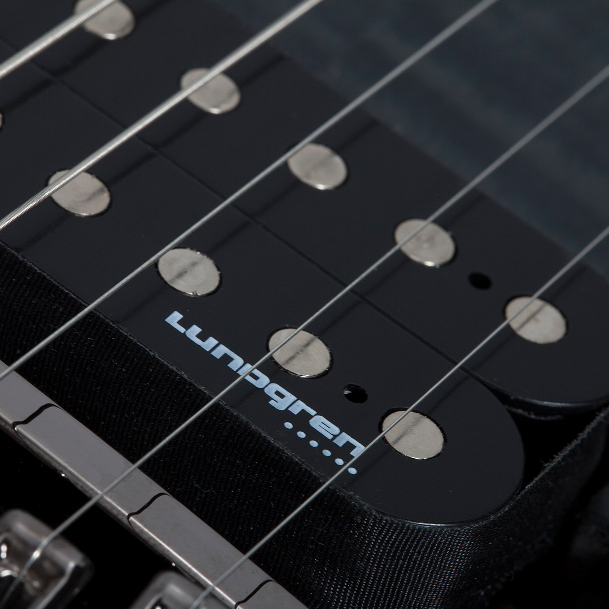 Schecter Banshee Mach-7 Fallout Burst Guitarra Eléctrica 7 Cuerdas Evertune