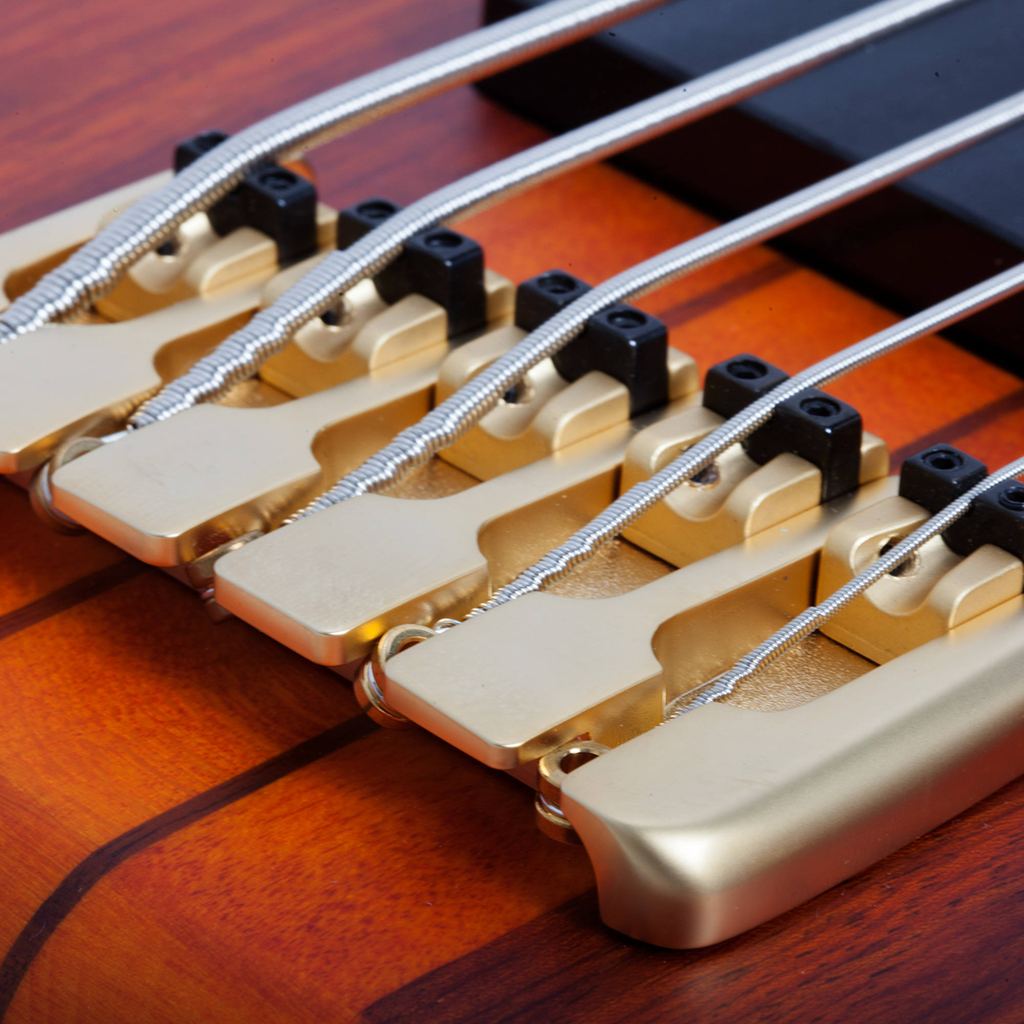 Schecter Stiletto Studio-5 Honey Satin Bajo Eléctrico