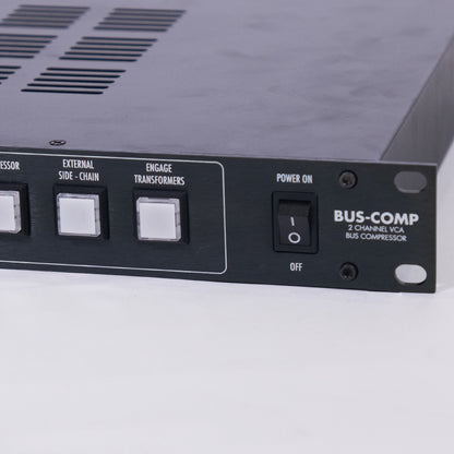 Warm Audio BUSCOMP Compresor Estéreo VCA 2 Canales