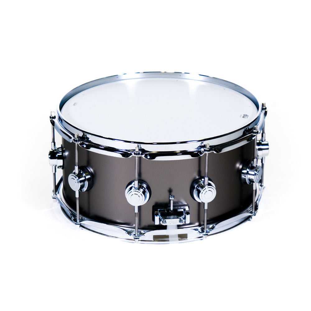 DW Drums DRVD6514SVCBK Caja Serie Collector 14"x6.5" Saint Black Over Brass