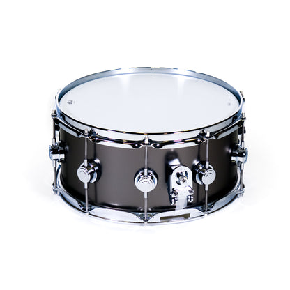 DW Drums DRVD6514SVCBK Caja Serie Collector 14"x6.5" Saint Black Over Brass