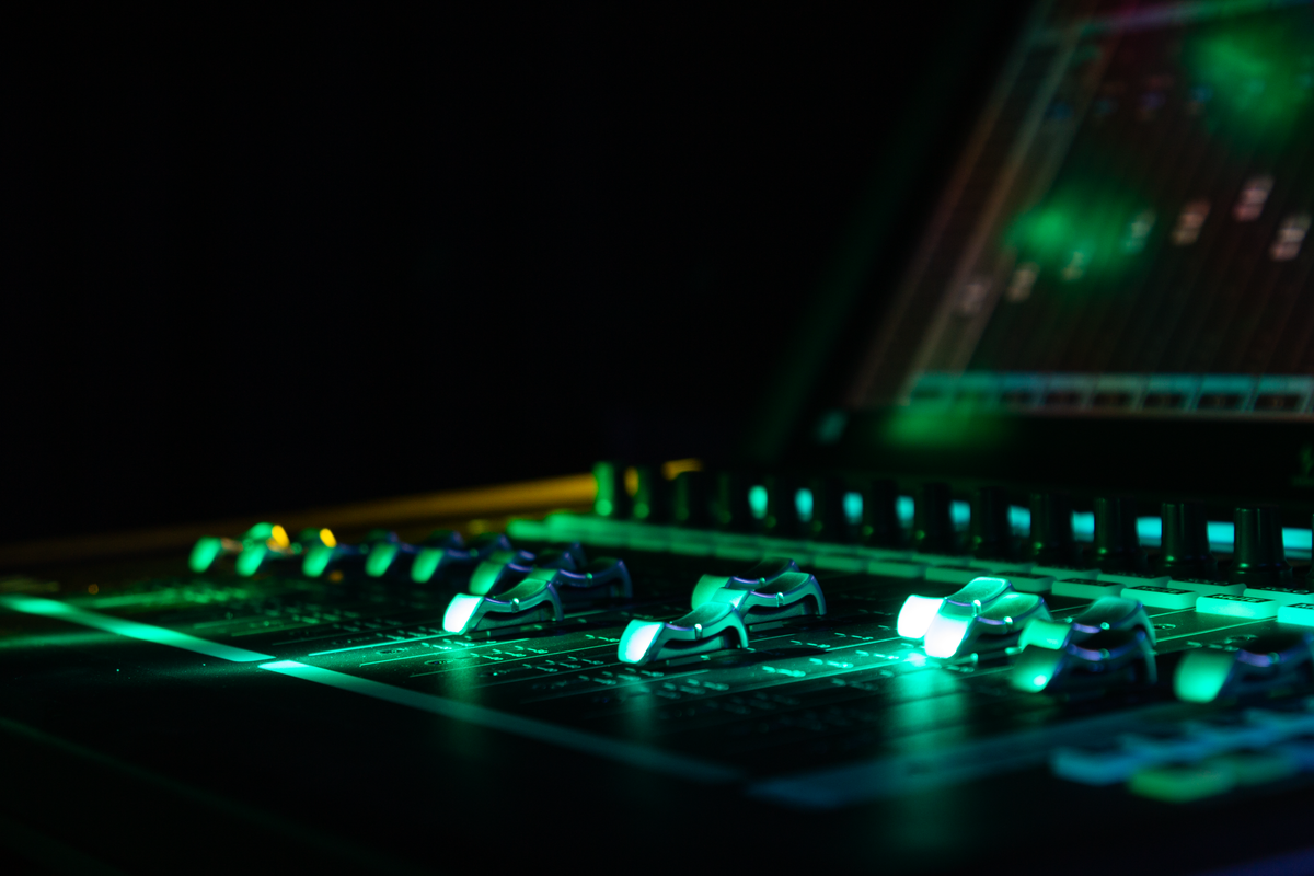 Waves LV1 Classic Consola Digital 64 canales 16 preamps Signature ...